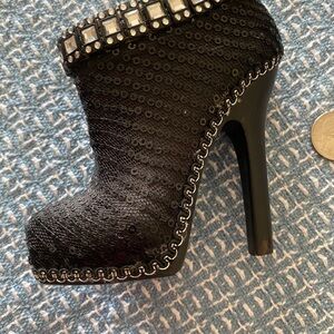 Sleek Stiletto heel ceramic boot decor